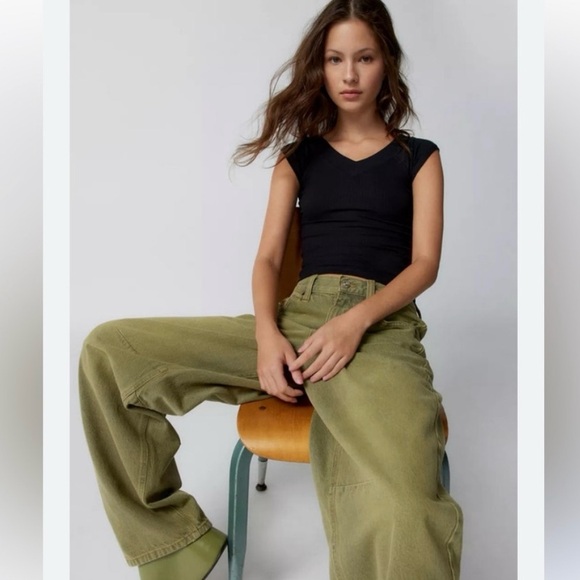 BDG Urban Outfitters Black Shannen Ribbed V-Neck Tee Size S - Picture 4 of 12